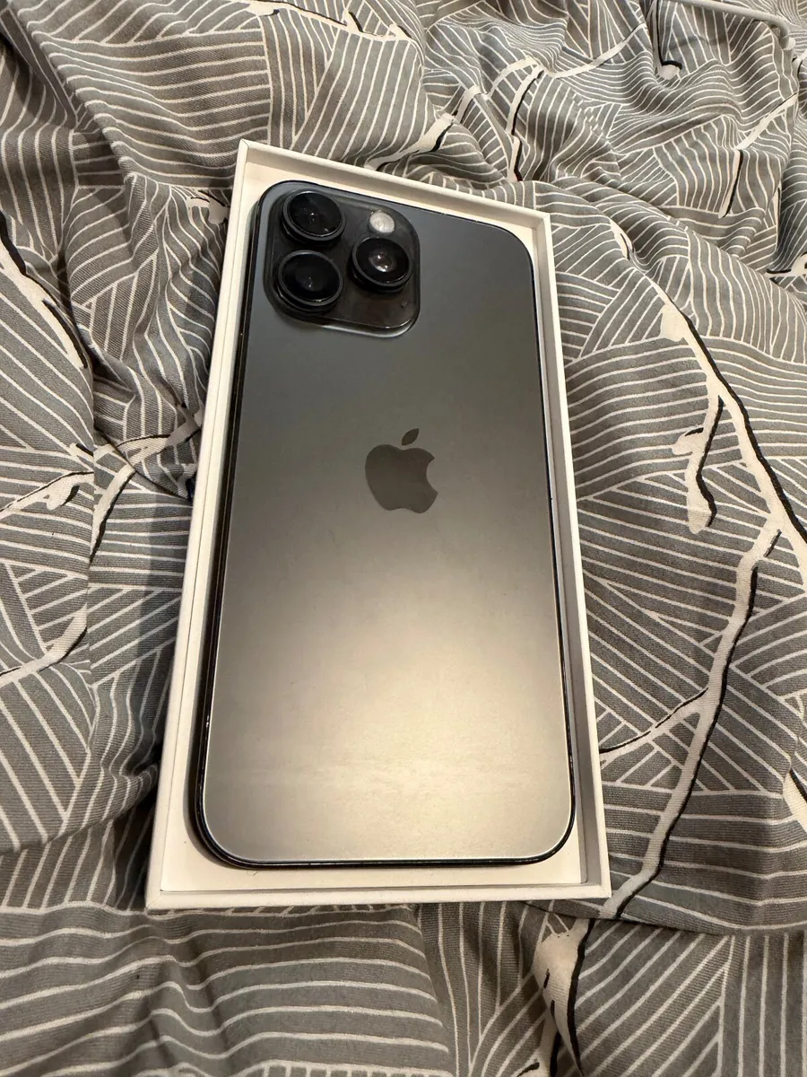 iPhone 15 pro max 256gb unlocked black titanium - Image 1