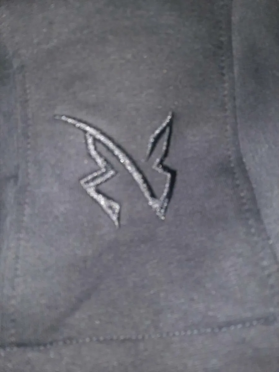 Noire tracksuit limited addition - Image 3