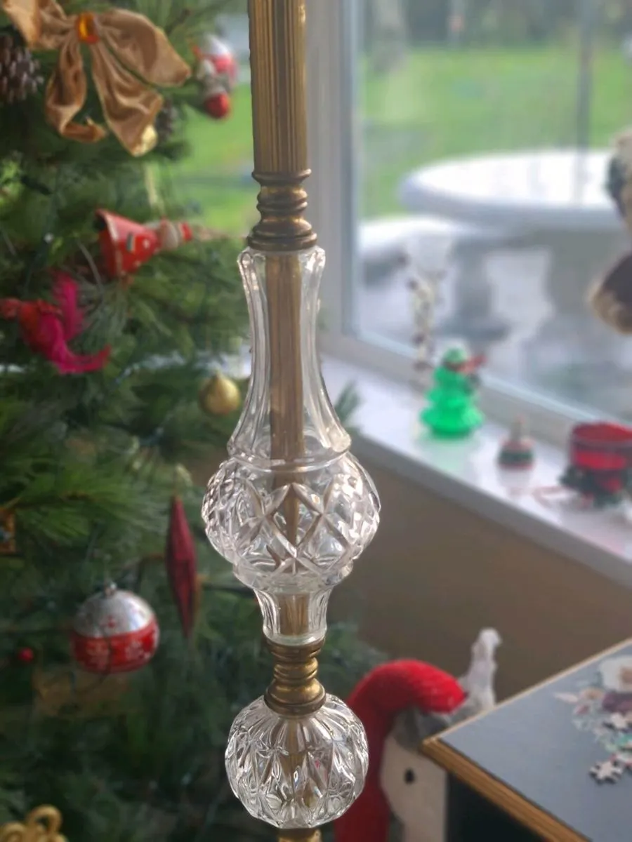 Vintage brass and crystal floor lamp POSTAGE AVAIL - Image 2