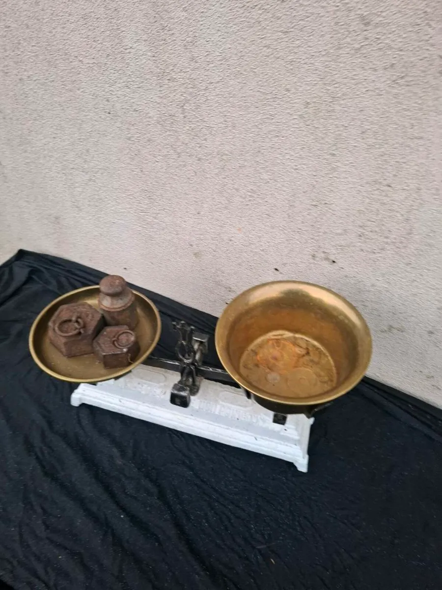 Antique scale possible to post - Image 2