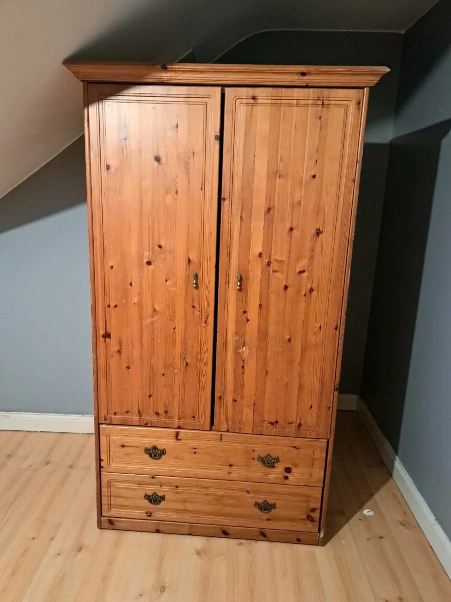 Wardrobe and chest of drawers - Image 2