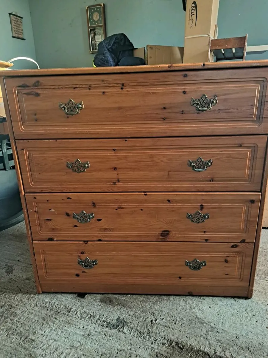 Wardrobe and chest of drawers - Image 3