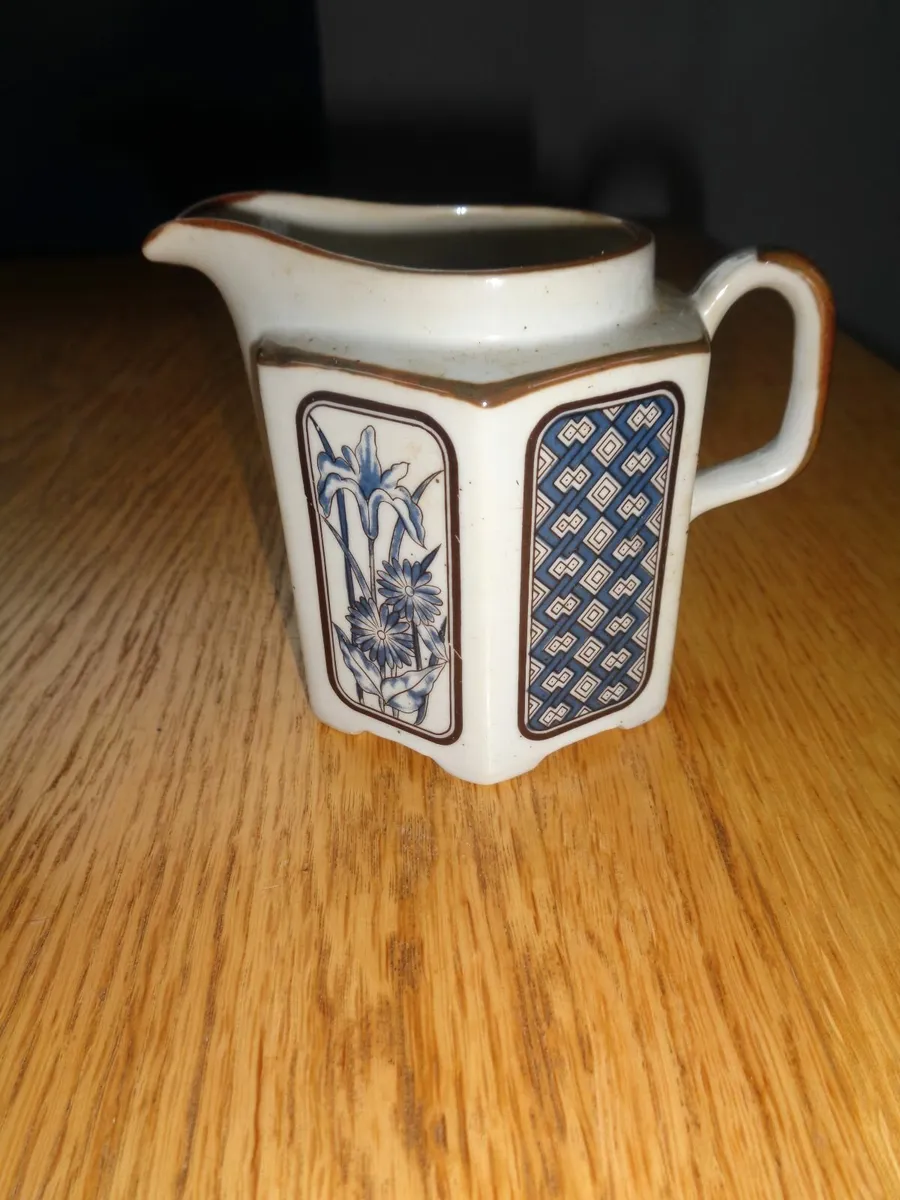 Ceramic Milk Jug and Sugar Bowl for Sale - Image 4
