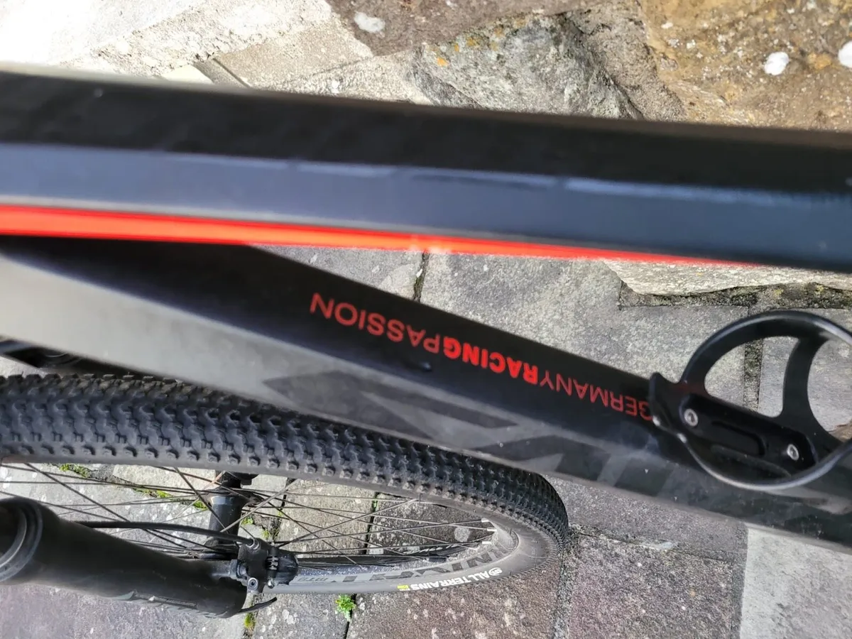 SAVA Carbon Fiber Road Bike 🚲 - Image 2