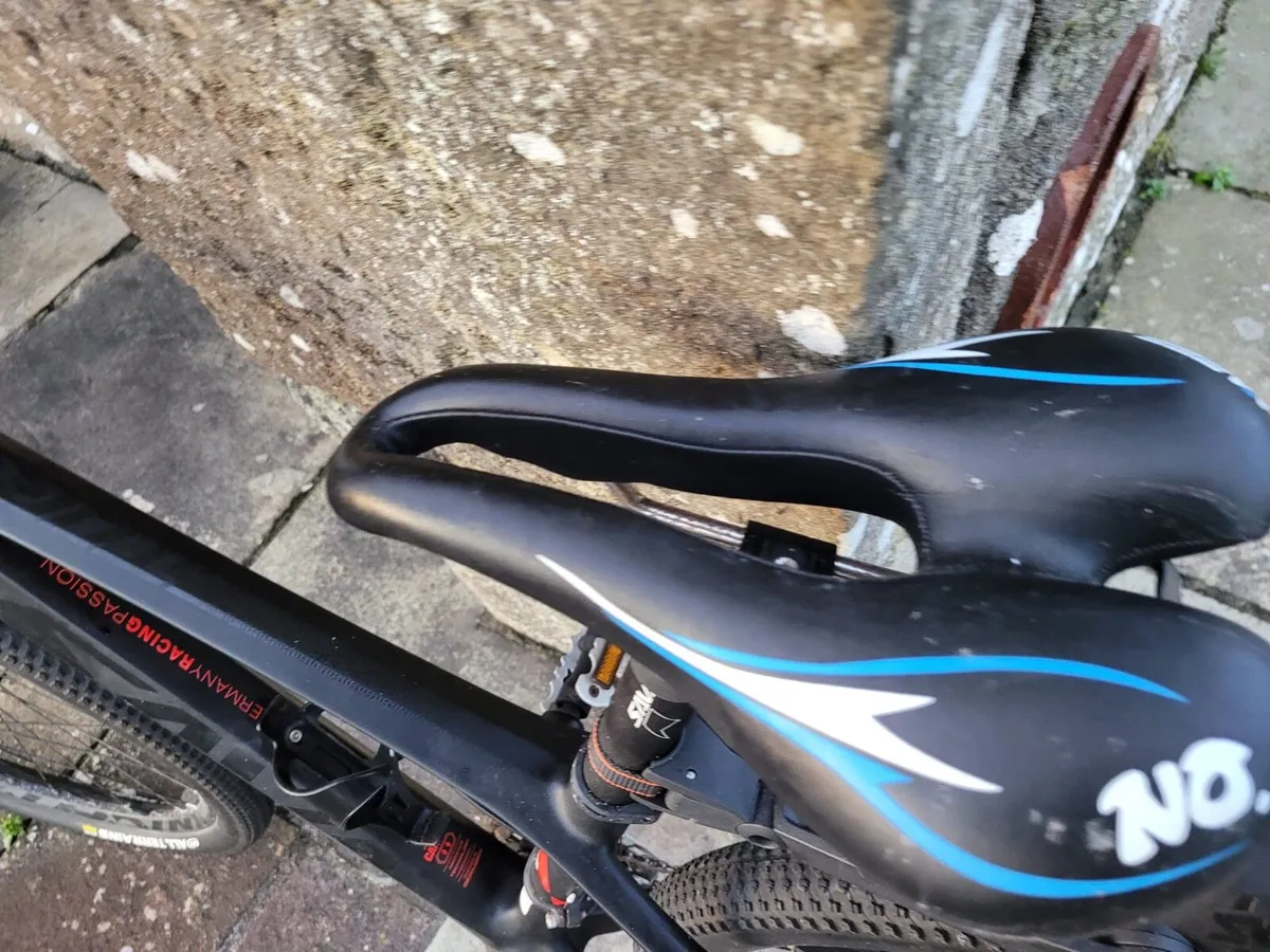 SAVA Carbon Fiber Road Bike 🚲 - Image 3