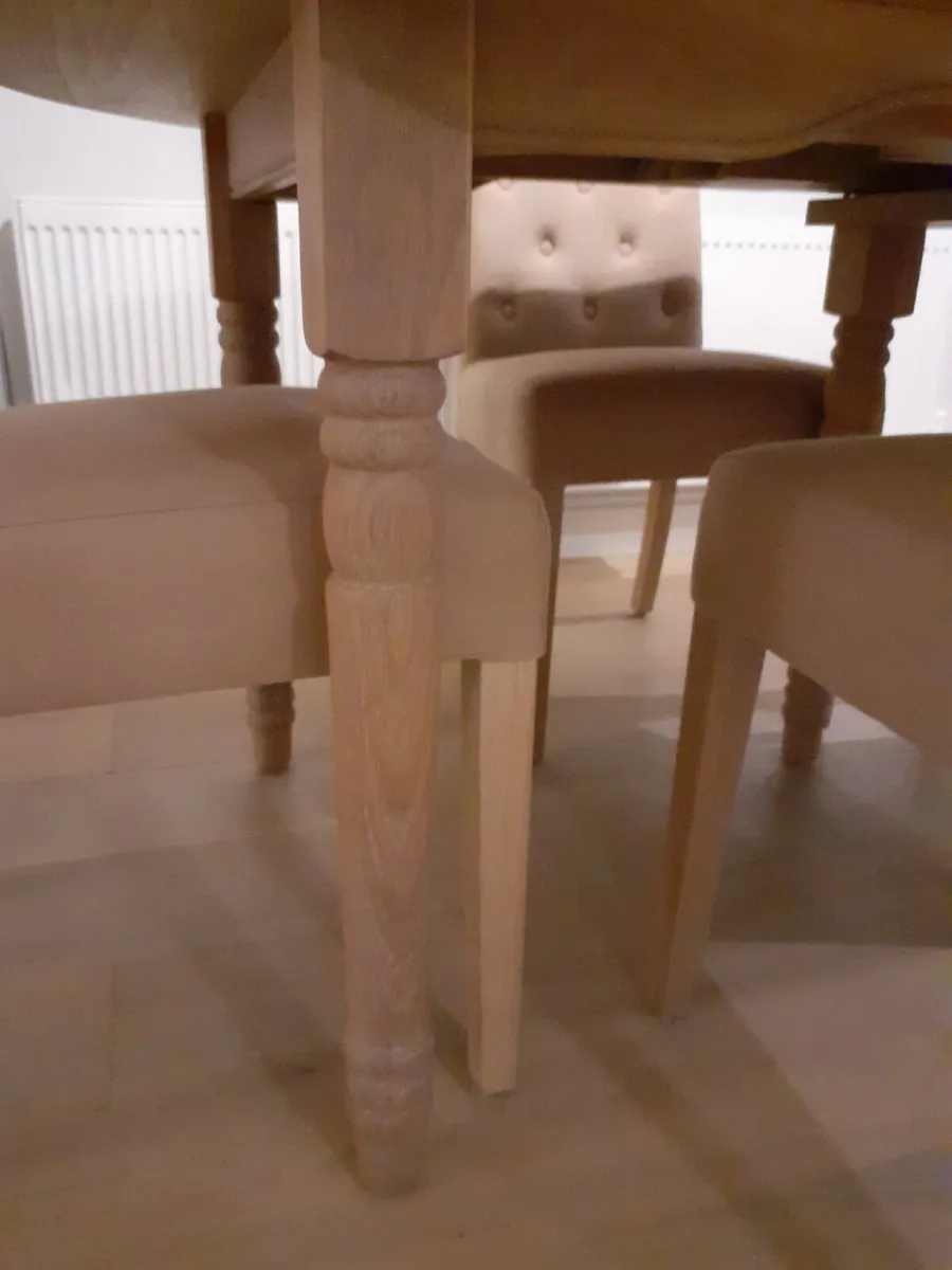 Neptune Sheldrake Table and 4x Chairs - Image 4