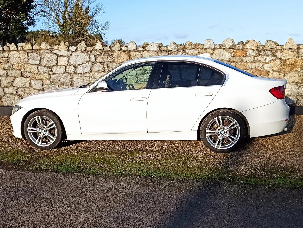 142 BMW 320d Auto • Full Leather - Image 4