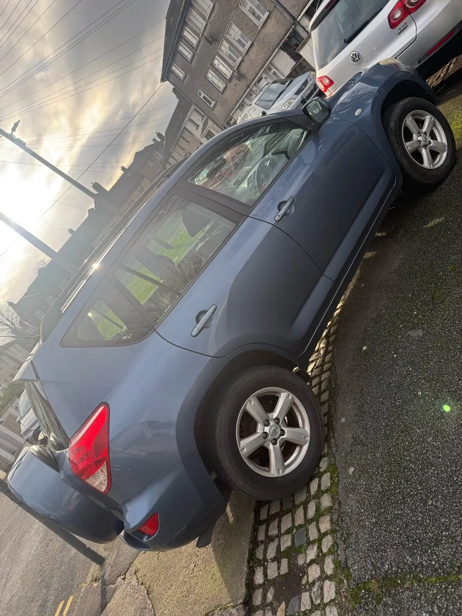 Toyota RAV4 - Image 2