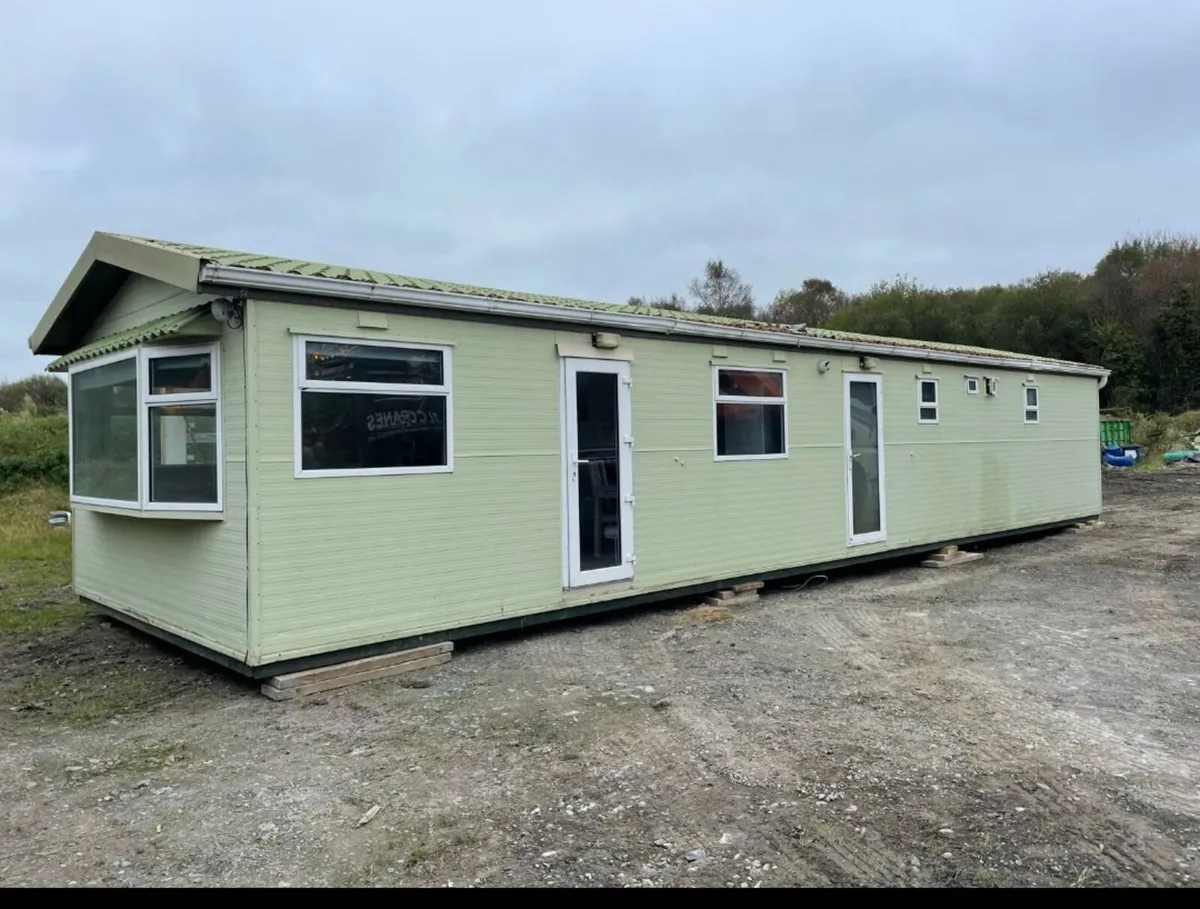 Demountable unit - Image 1