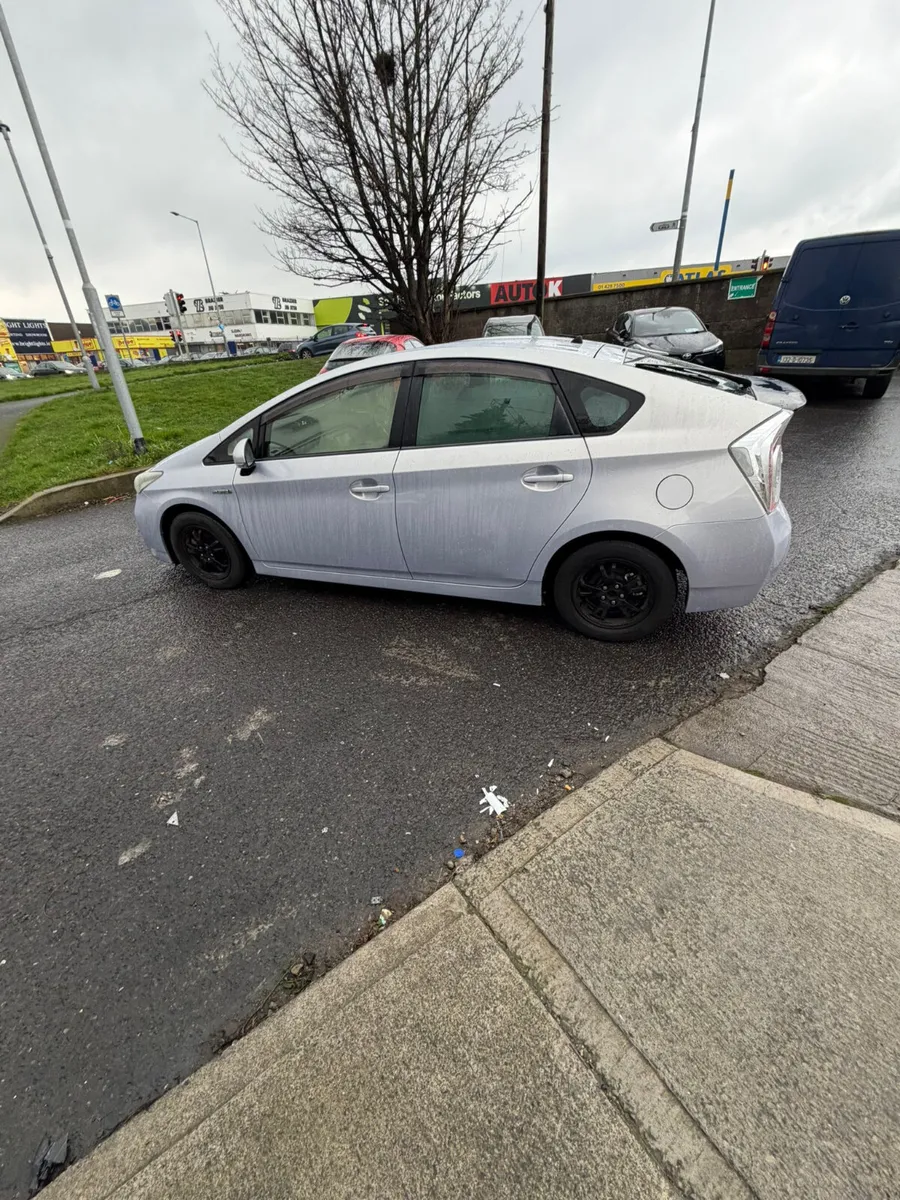 Toyota Prius 2013 - Image 4
