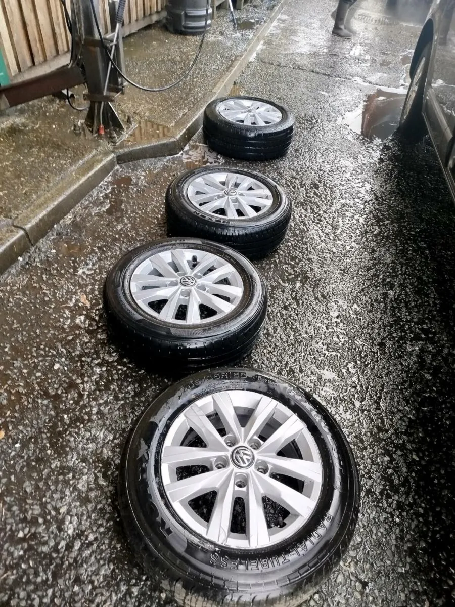 Volswagen.Alloy wheels Original 205 65 16c - Image 1