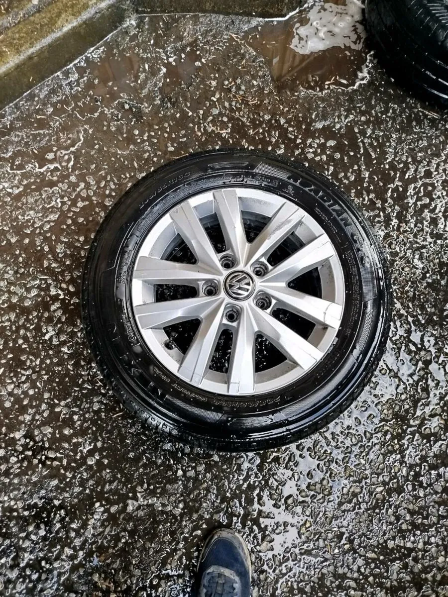 Volswagen.Alloy wheels Original 205 65 16c - Image 4