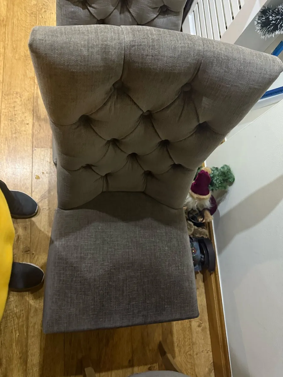 4 very attractive Dinning room chairs - Image 2