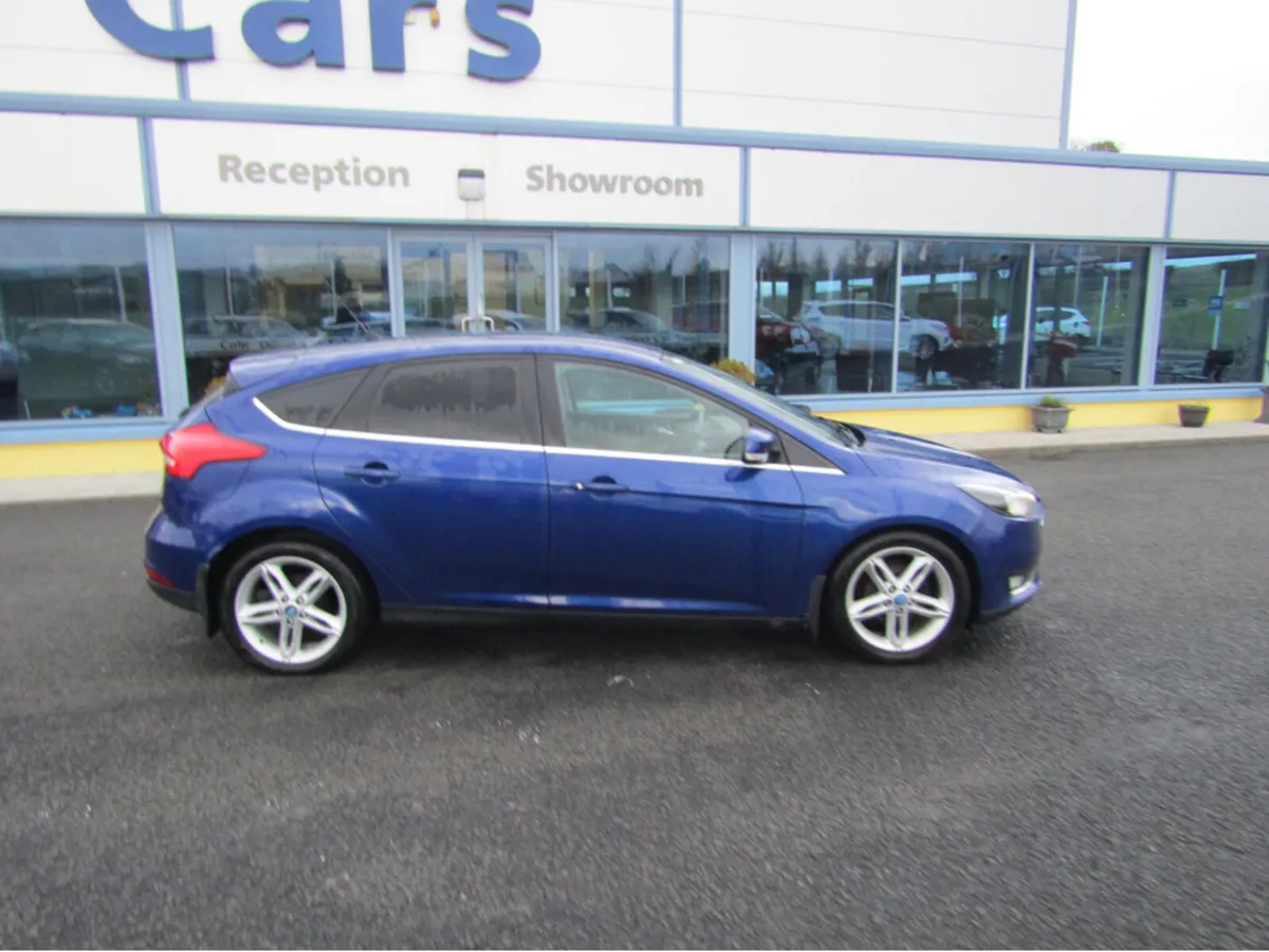 Ford Focus 1.5 TDCI ZETEC 120PS 5DR - Image 3