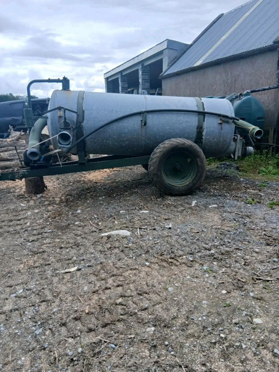 Slurry tanker - Image 1