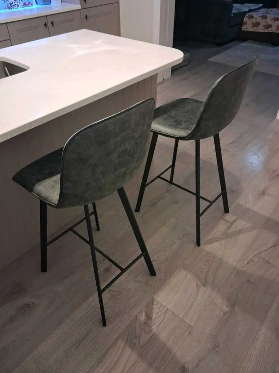 Bar stools - Image 2