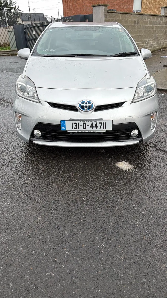 Toyota Prius 2013 - Image 2