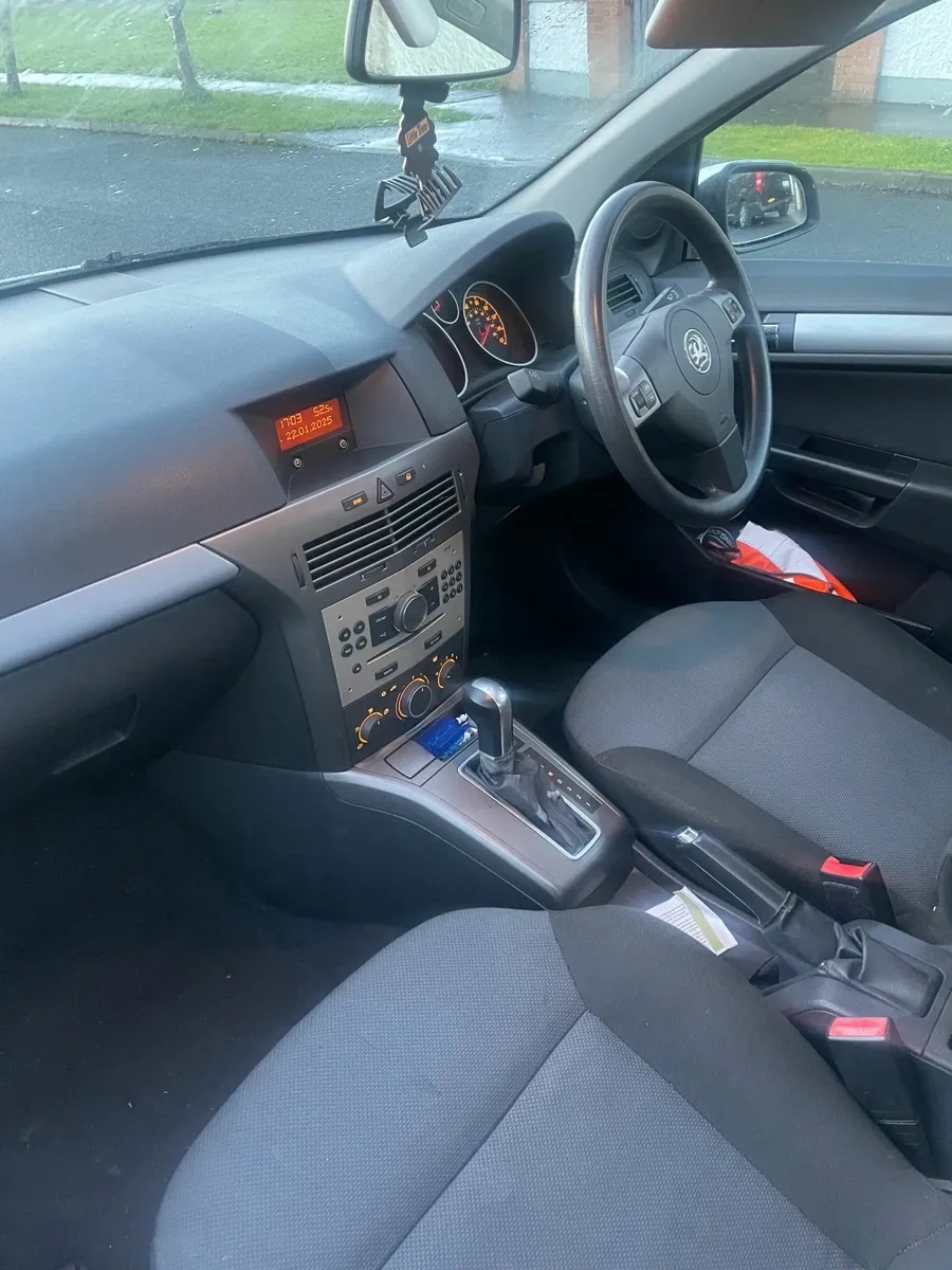 Vauxhall Astra 2005 - Image 2