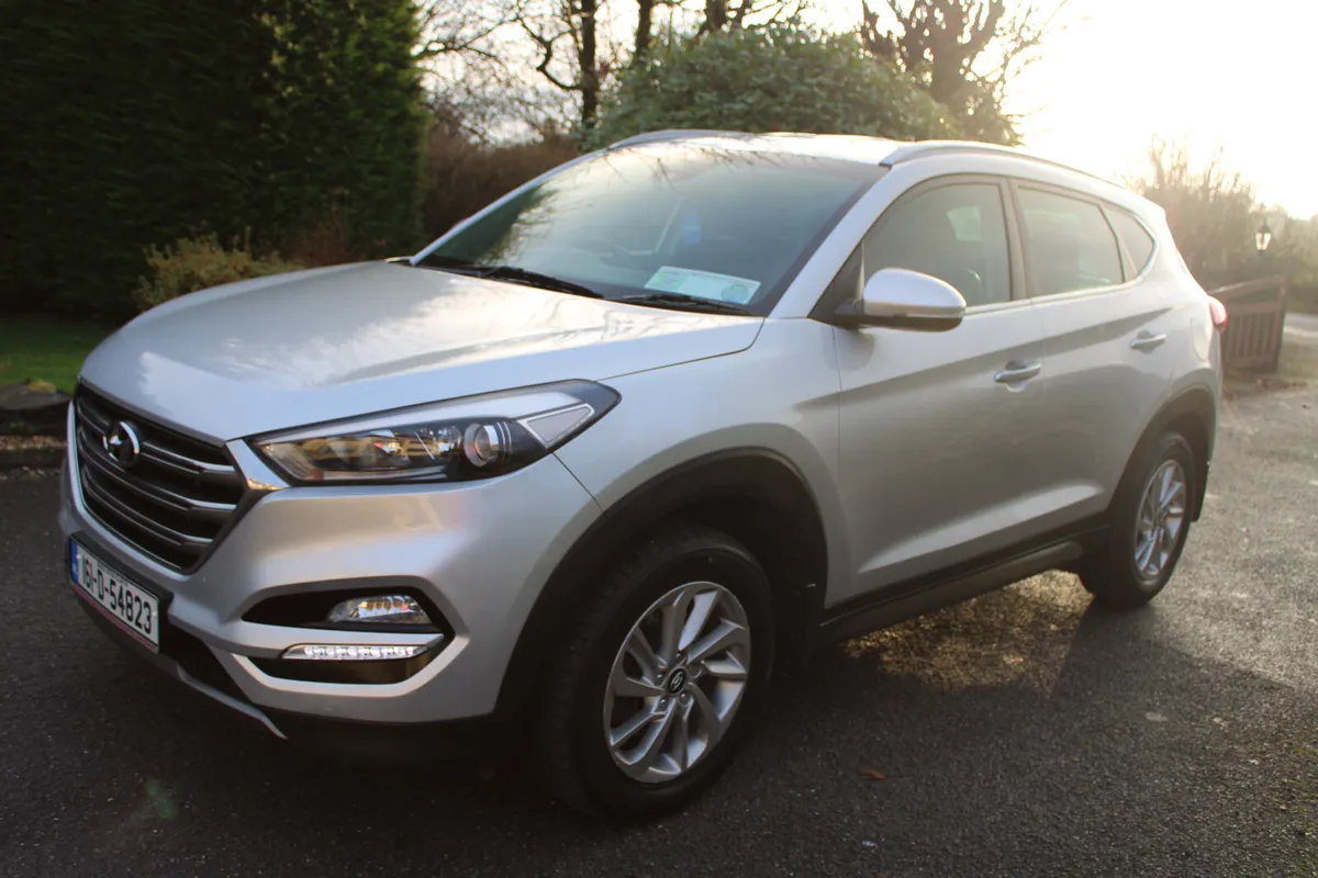 Hyundai Tucson Premium 1.7 CRDI - Image 3
