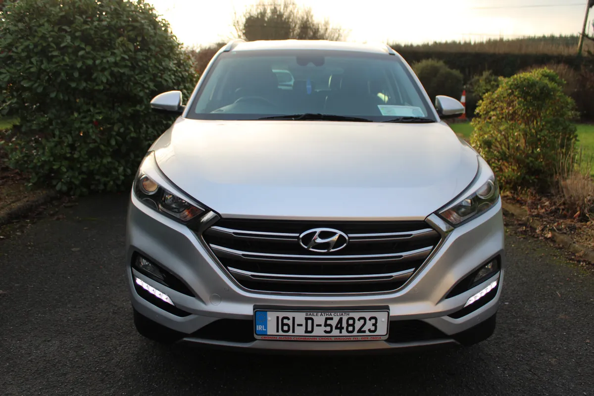 Hyundai Tucson Premium 1.7 CRDI - Image 2