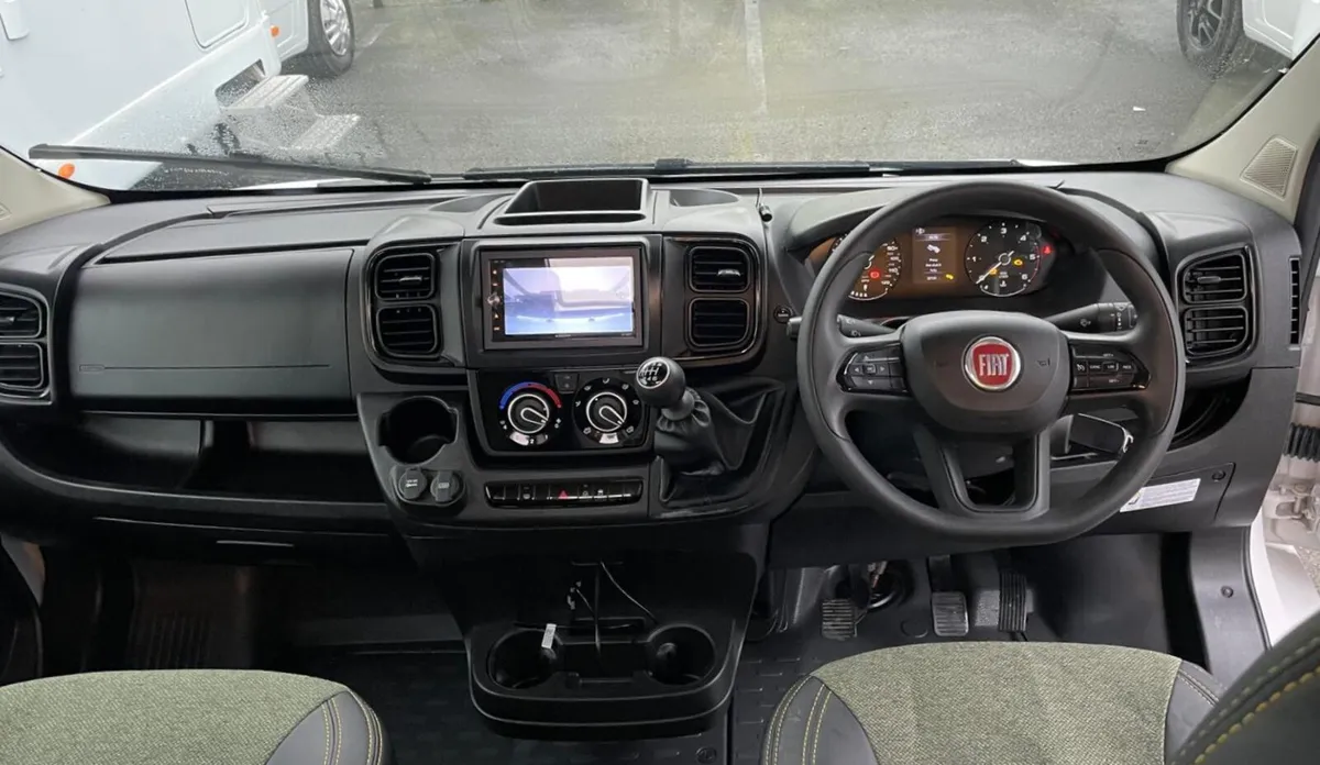 2024 Sunlight A68 6 Berth - Image 3