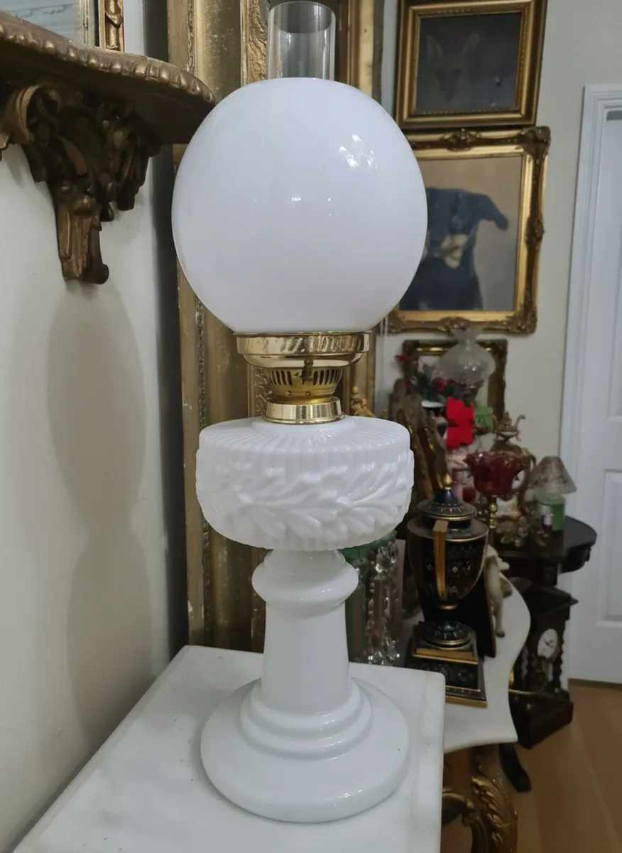 Antique oil lamp POSTAGE AVAILABLE