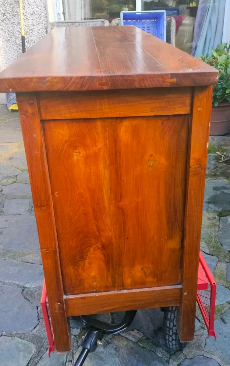 Hardwood Cabinet, beautiful piece of Furniture.
Gr - Image 2