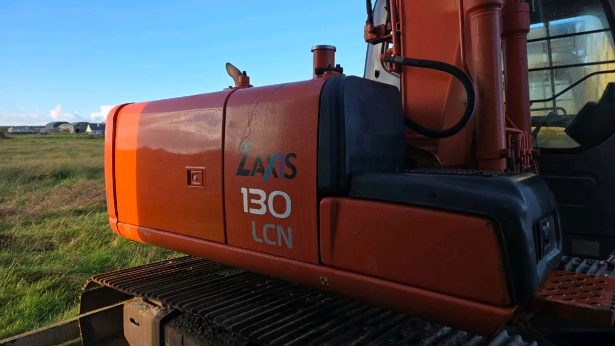 Hitachi Zaxis 130 -1 - Image 1