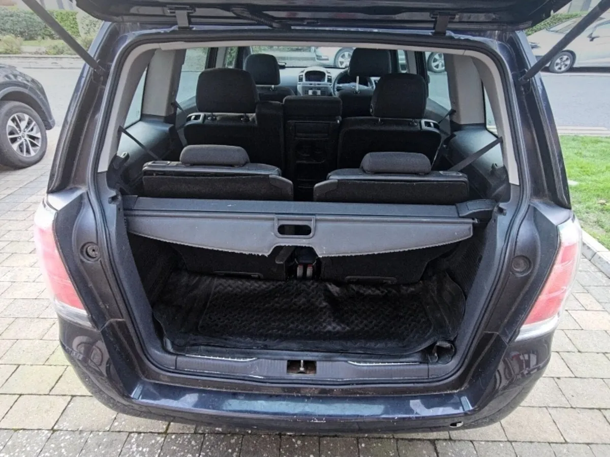 7 Seater 2007 OPEL ZAFIRA in Dublin - Image 4