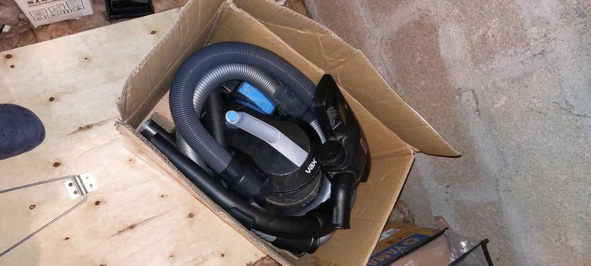 Vacuum Cleaner - Image 2