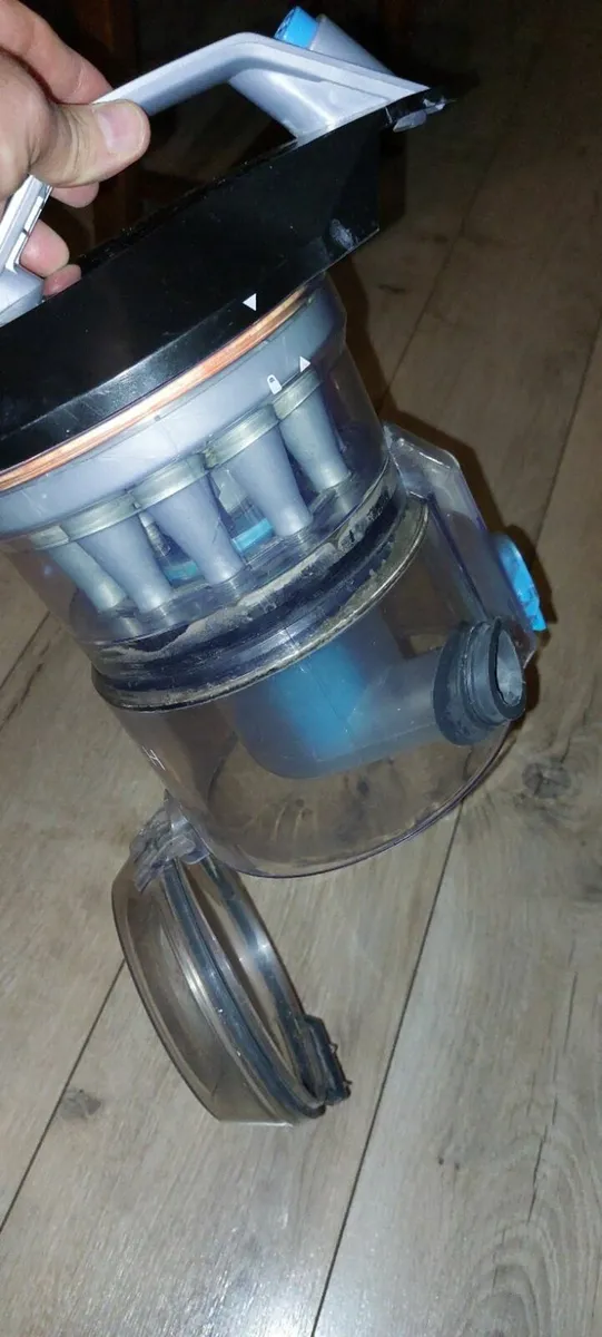 Vacuum Cleaner - Image 4