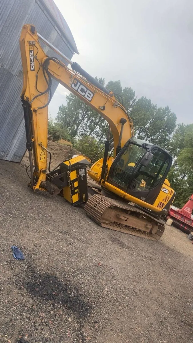 Digger and driver hire - Image 3