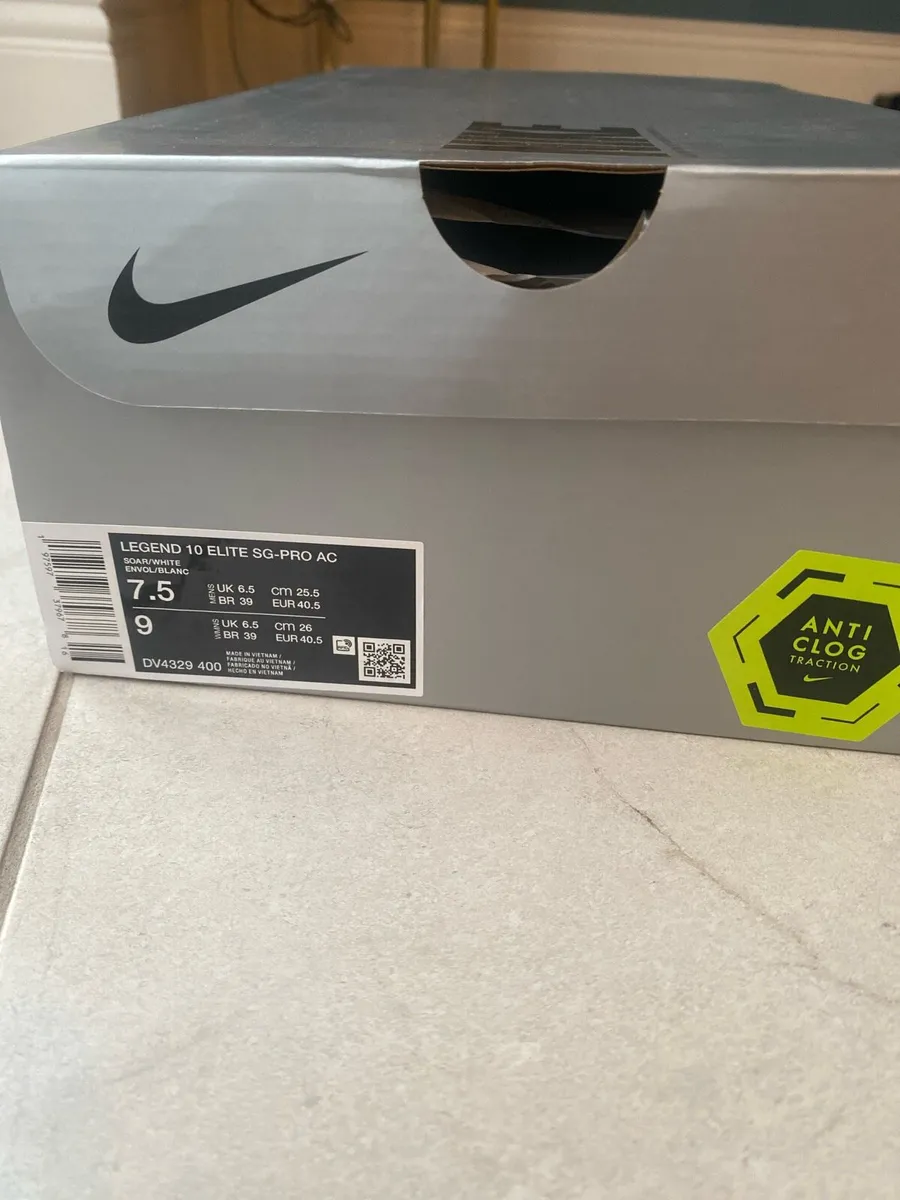 Nike Tiempo Legend 10 Elite football boots. UK 6.5 - Image 2