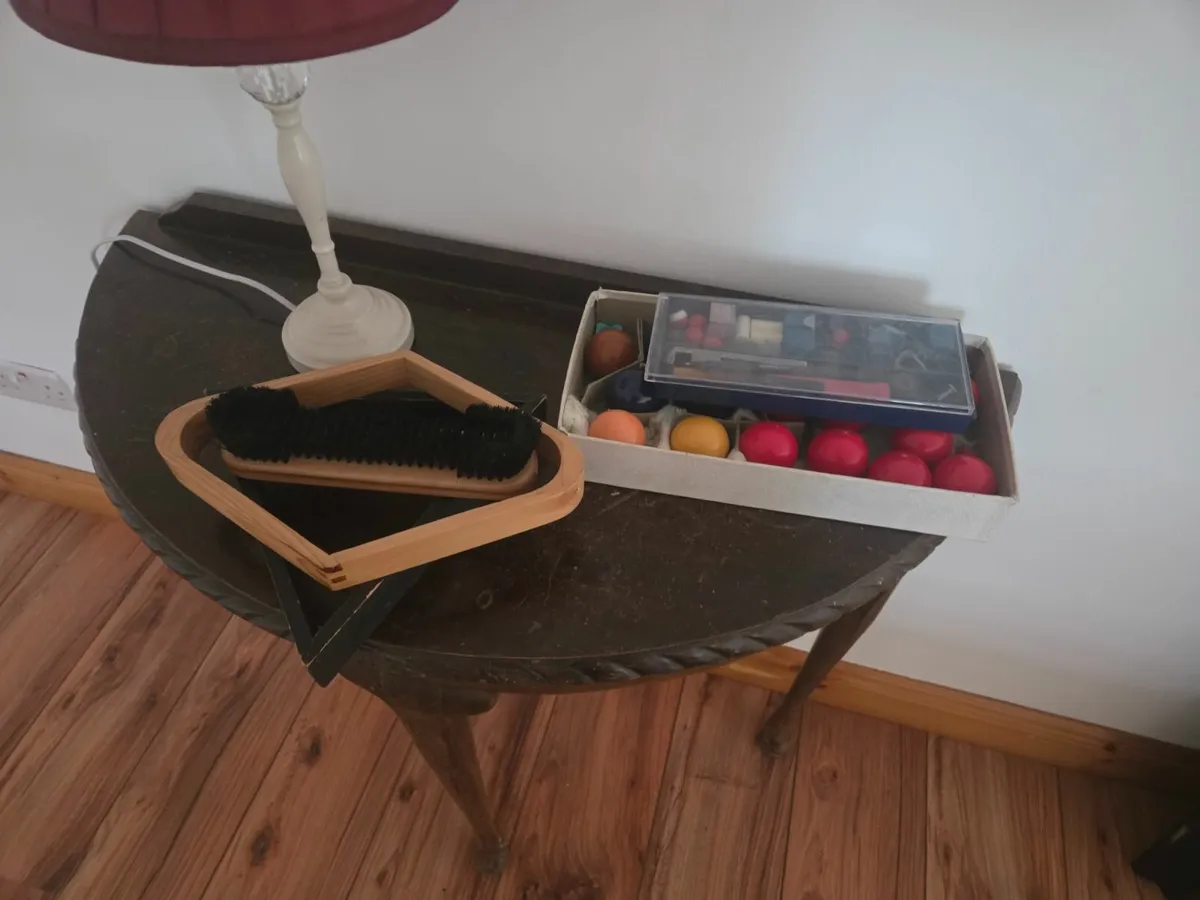 Pool table - Image 1