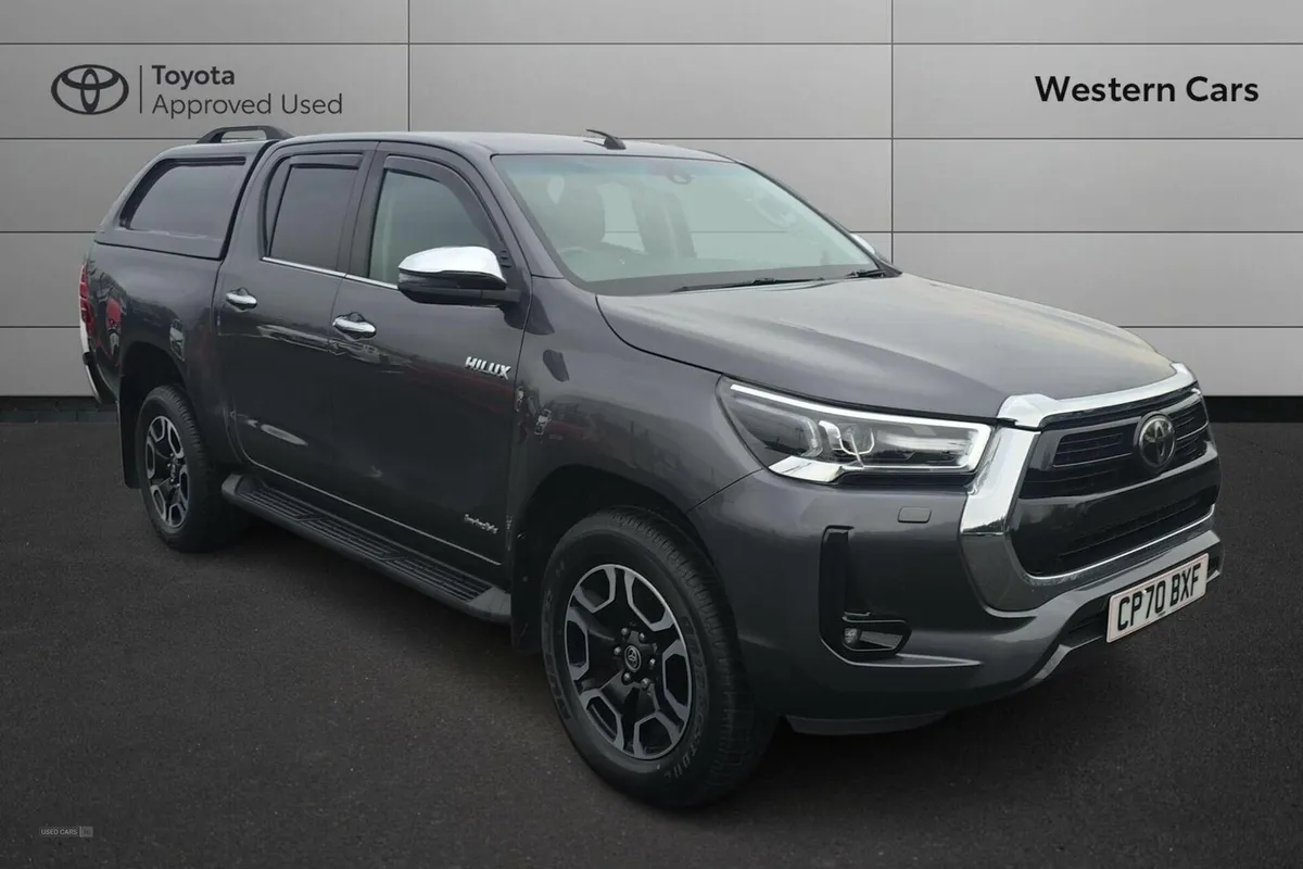 Toyota Hilux 2.4 D-4D Invincible 4WD Euro 6 (s/s) - Image 1