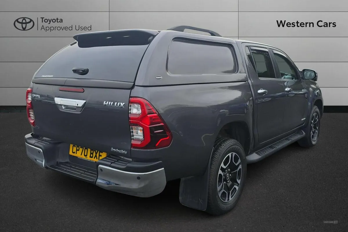 Toyota Hilux 2.4 D-4D Invincible 4WD Euro 6 (s/s) - Image 2