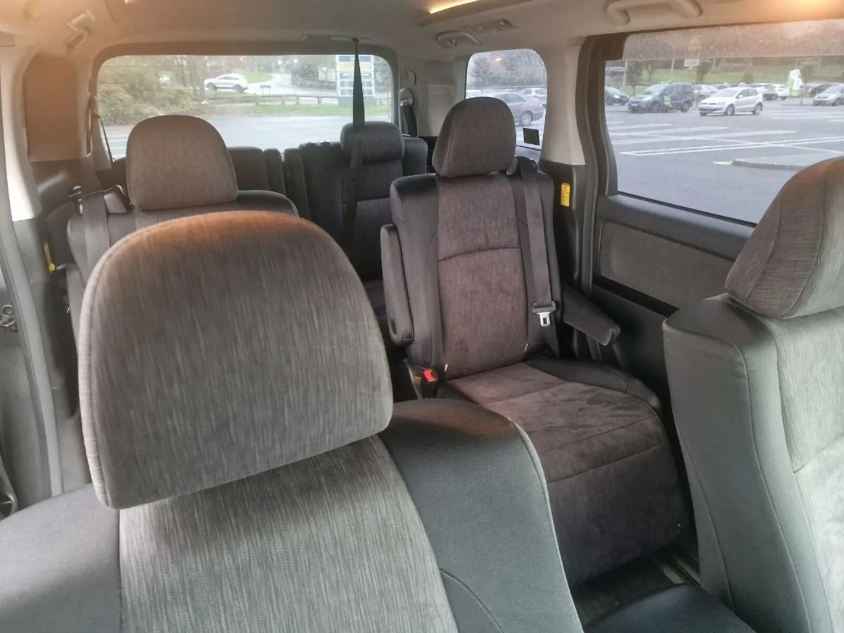 2013 Toyota Vellfire hybrid 2.4L 7seats 122k km - Image 2