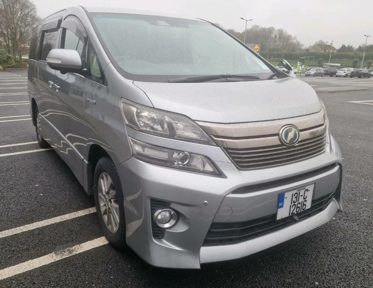 2013 Toyota Vellfire hybrid 2.4L 7seats 122k km - Image 3