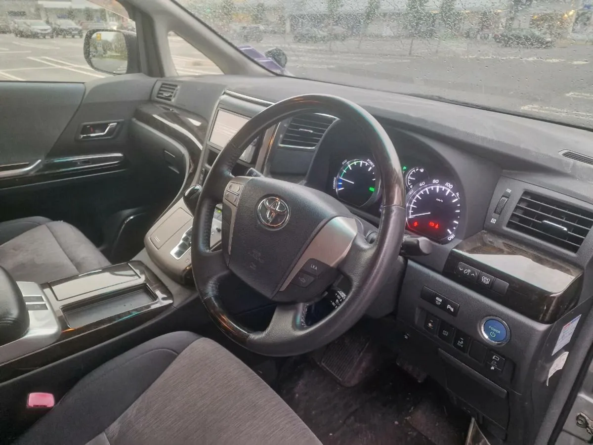 2013 Toyota Vellfire hybrid 2.4L 7seats 122k km - Image 4