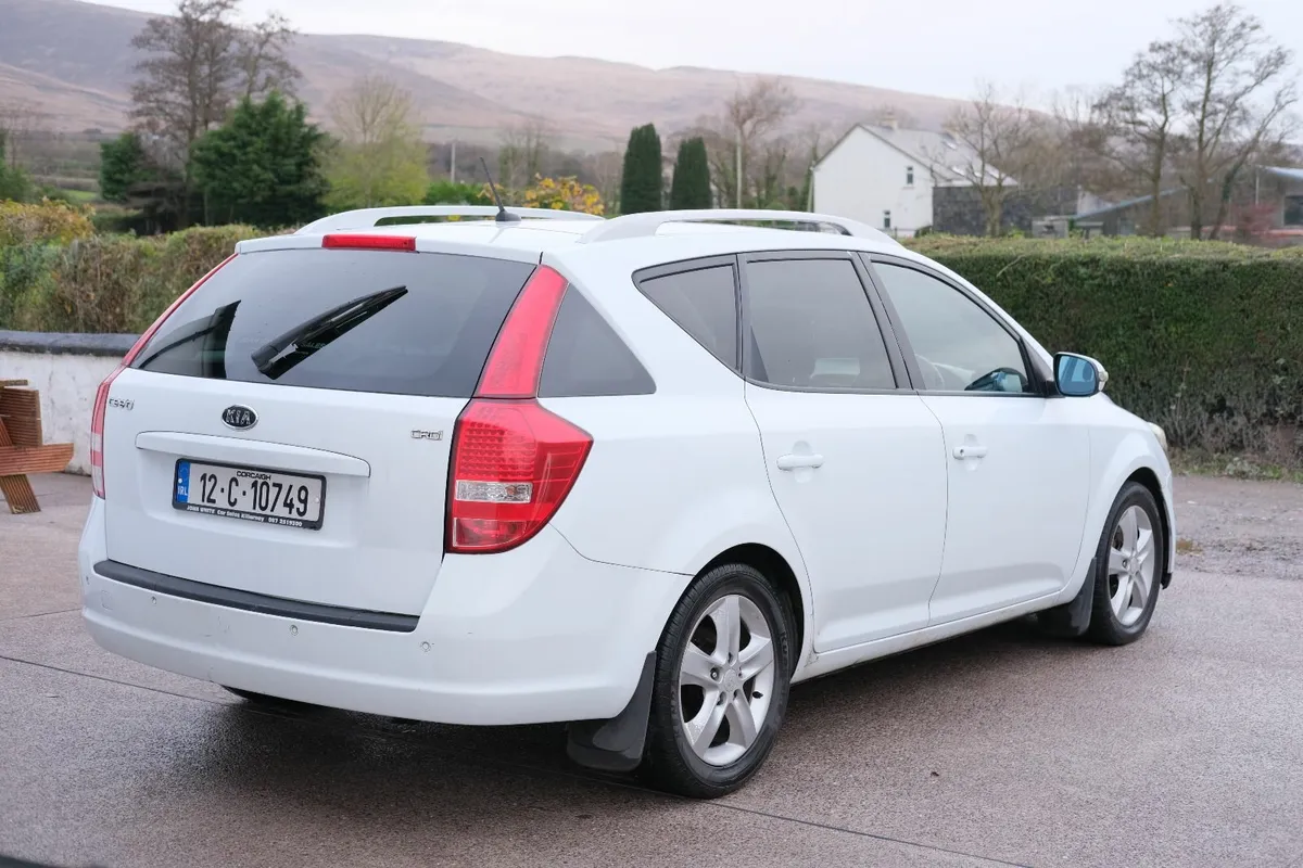 Kia Ceed 2012 - Image 4