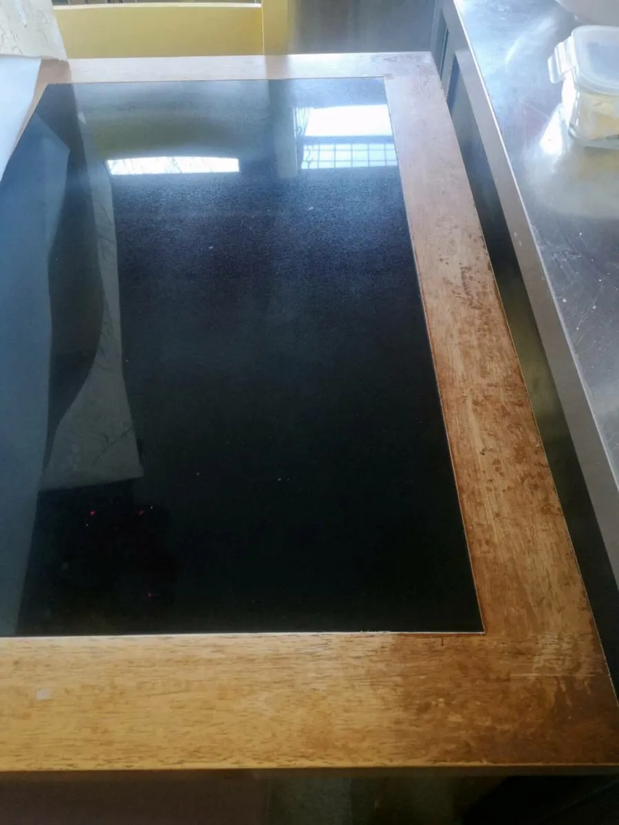 Solid wooden table - Image 2