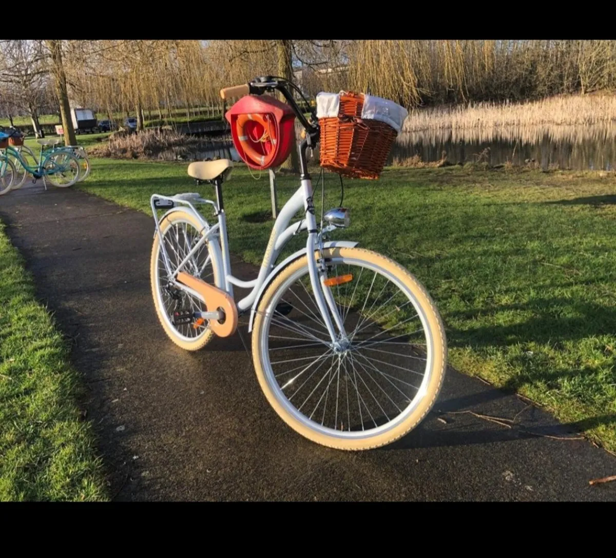 Women's bicycle - Image 2