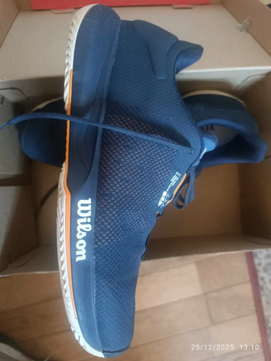 Tennis shoes - Image 2