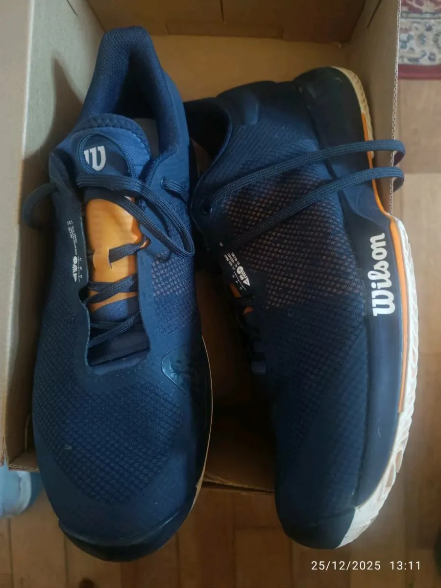 Tennis shoes - Image 1