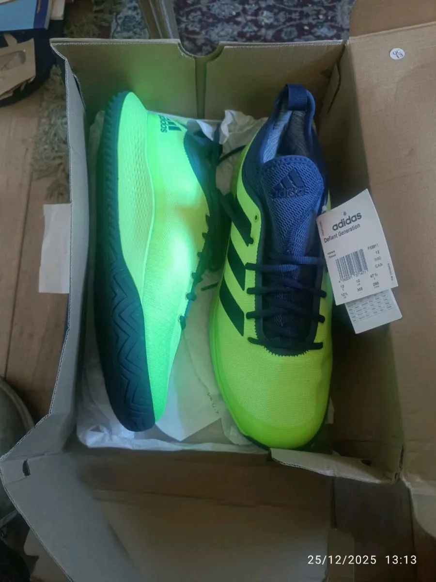 Tennis shoes - Image 3