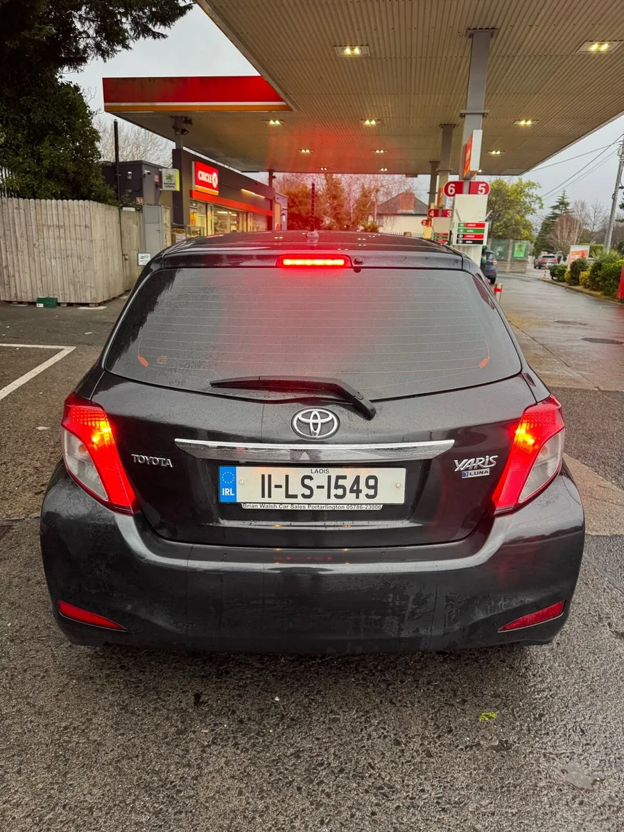 Toyota Yaris ( Luna ) 2011 - Image 2