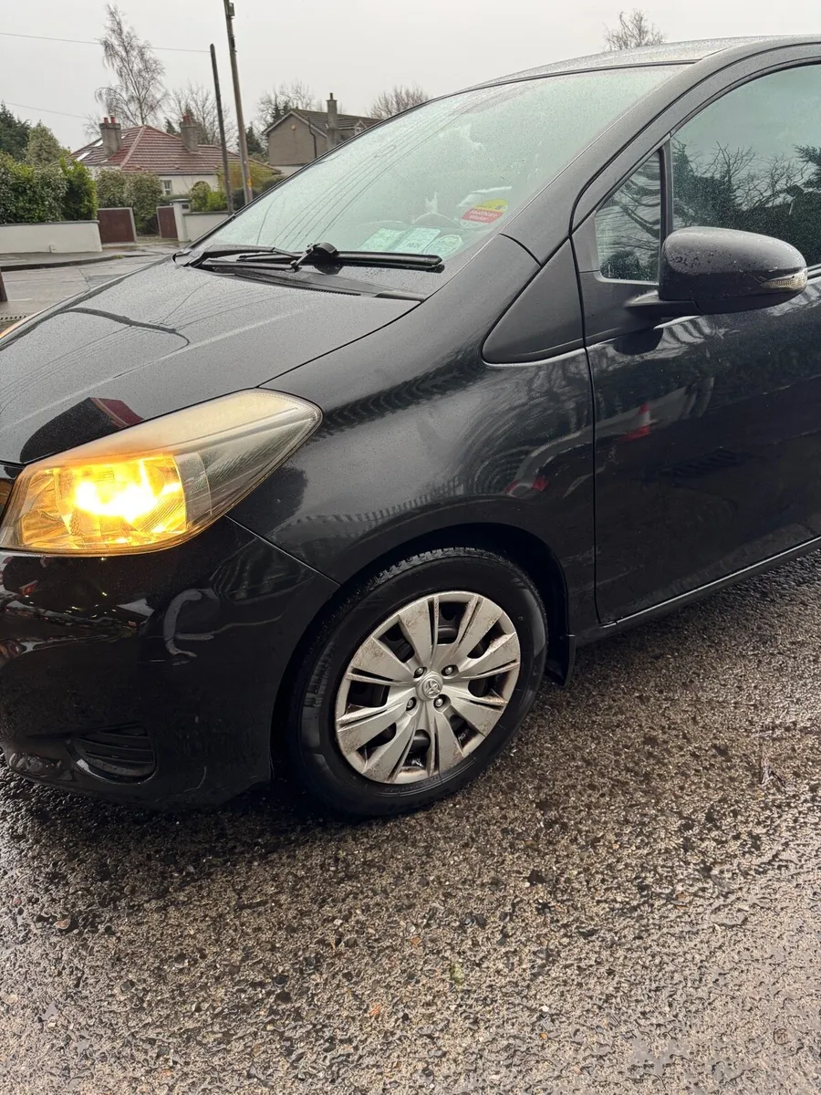 Toyota Yaris ( Luna ) 2011 - Image 3