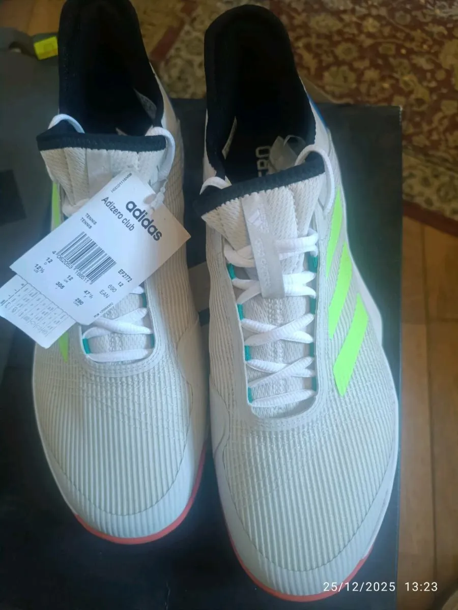 Tennis shoes - Image 4