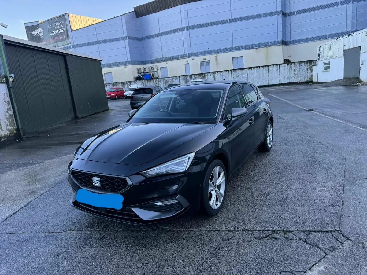 SEAT Leon FR e-Hybrid 204hp - Image 3