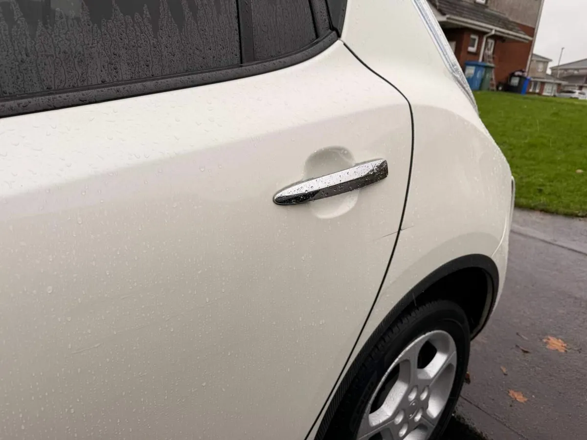 Nissan Leaf 2015 - Image 2